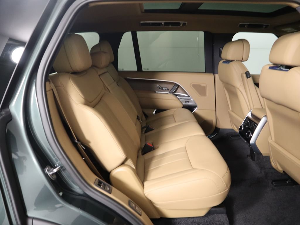 New 2025 Land Rover Range Rover Long Wheelbase SE image 23