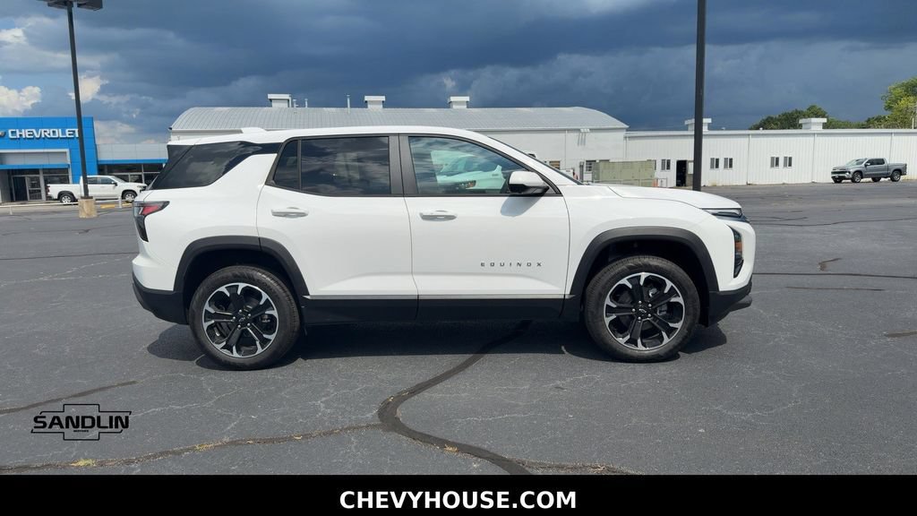 New 2027 Chevrolet Equinox LT w/ Convenience Package II FWD image 2
