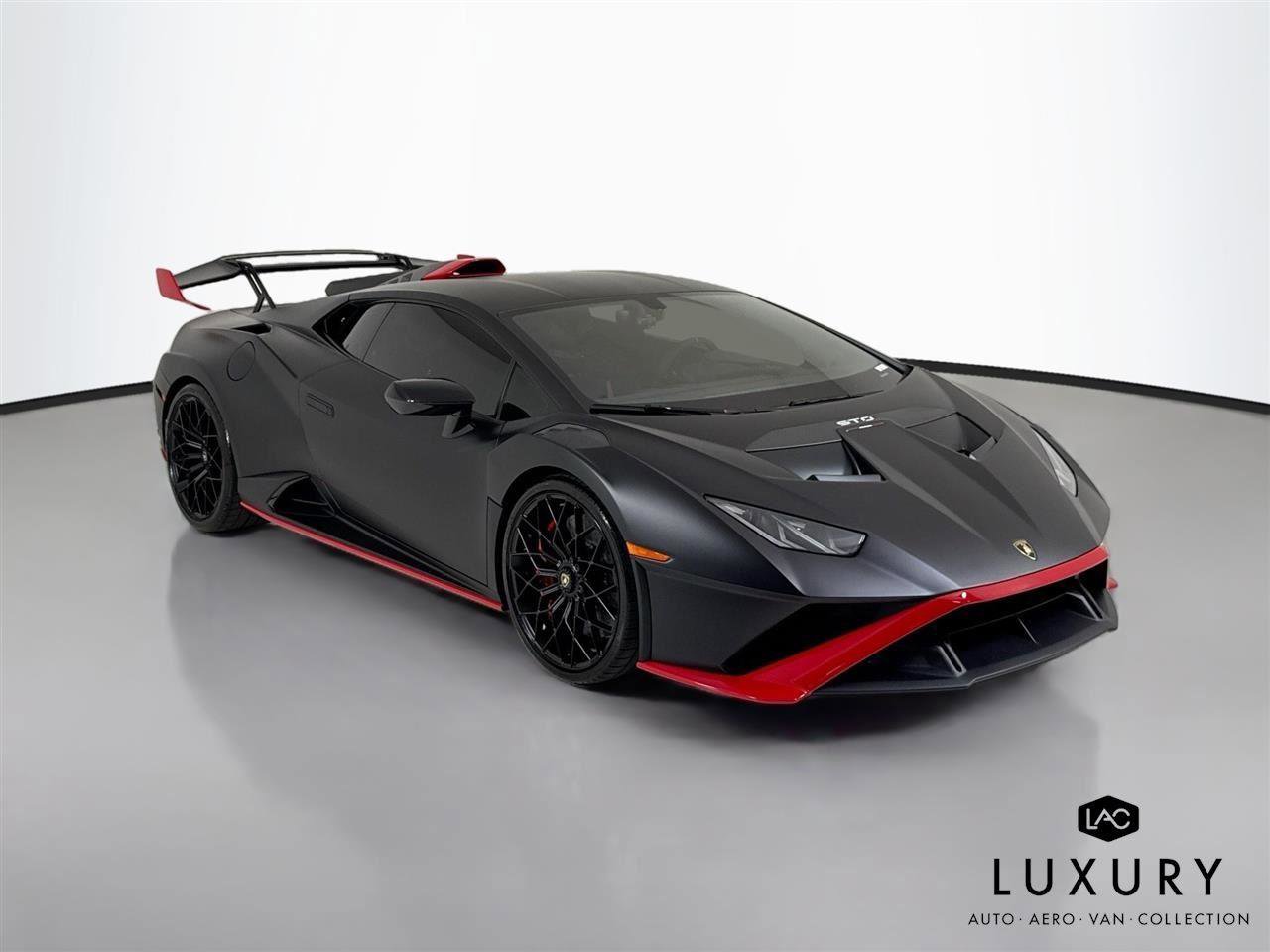 Used 2022 Lamborghini Huracan STO RWD image 3