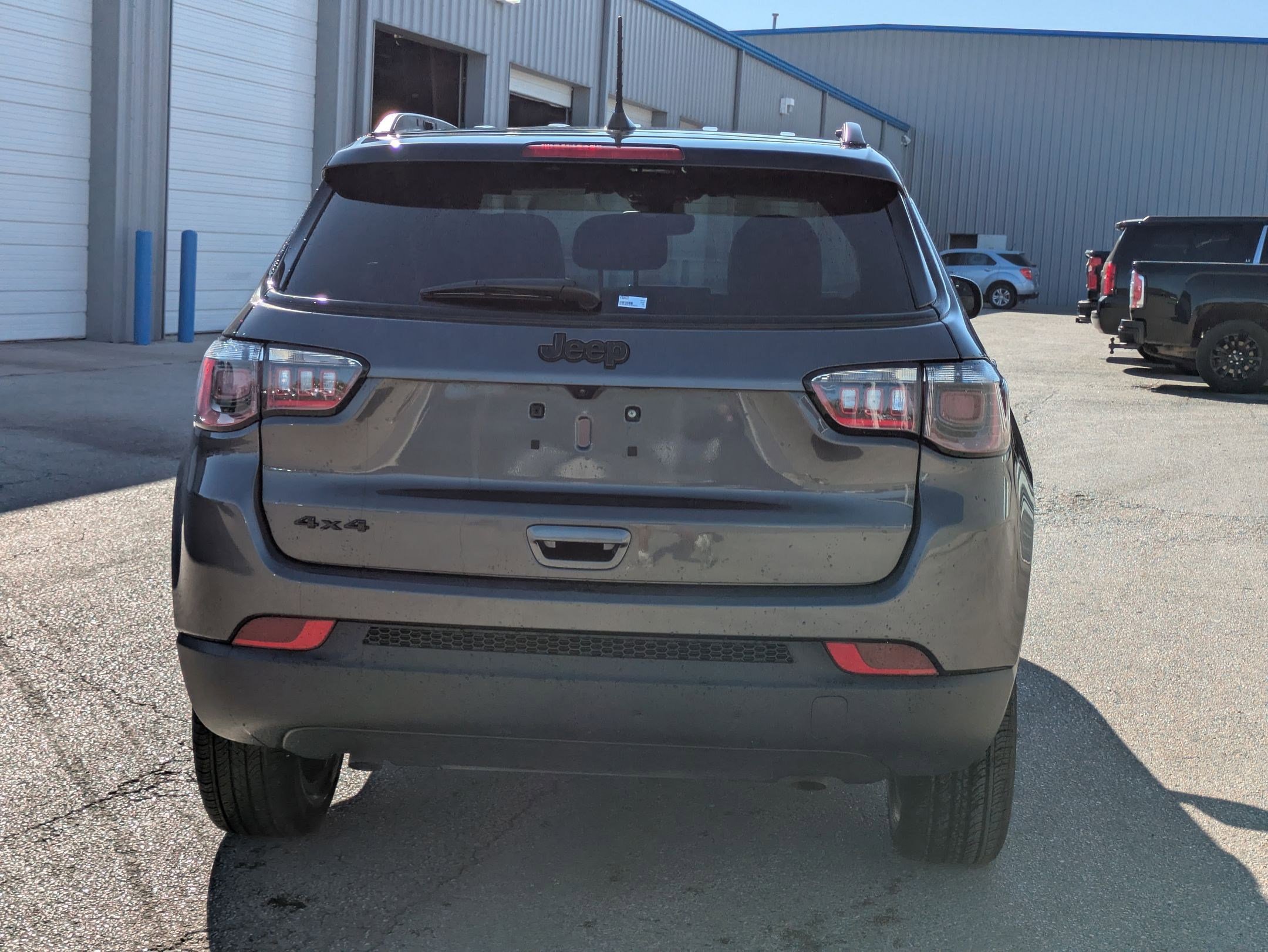 Used 2024 Jeep Compass Latitude w/ Convenience Group image 4