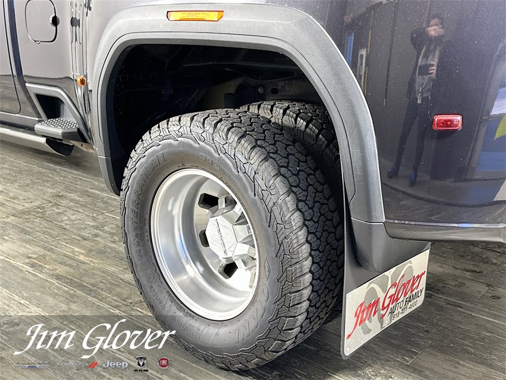 Used 2024 GMC Sierra 3500 Denali Ultimate image 12