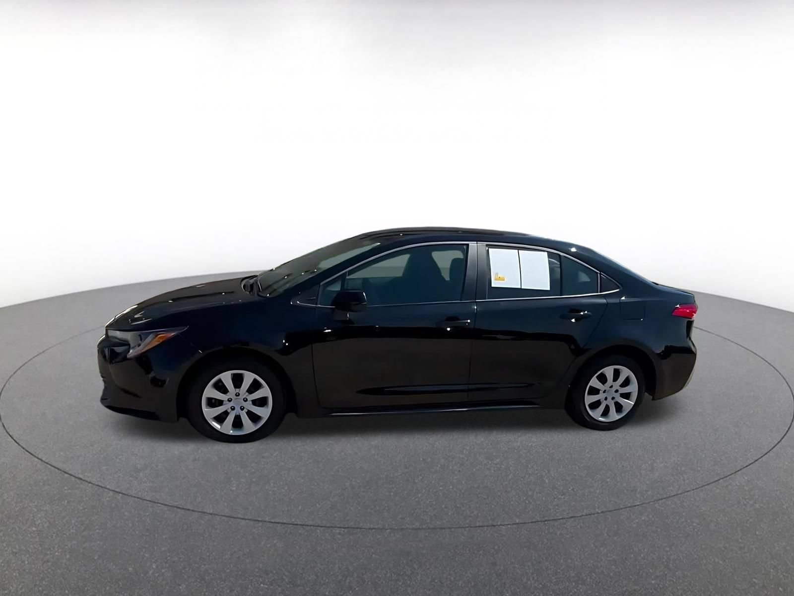 Used 2025 Toyota Corolla LE FWD image 7