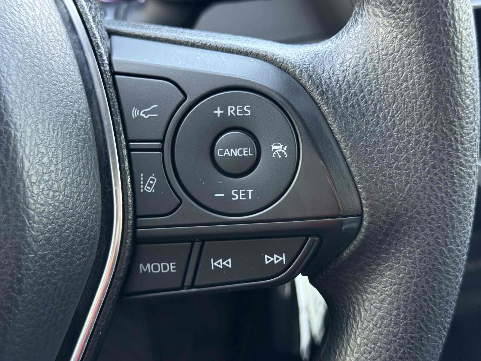 Used 2019 Toyota Camry LE image 94