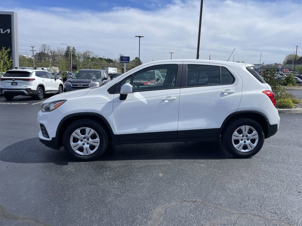 Used 2017 Chevrolet Trax LS image 3