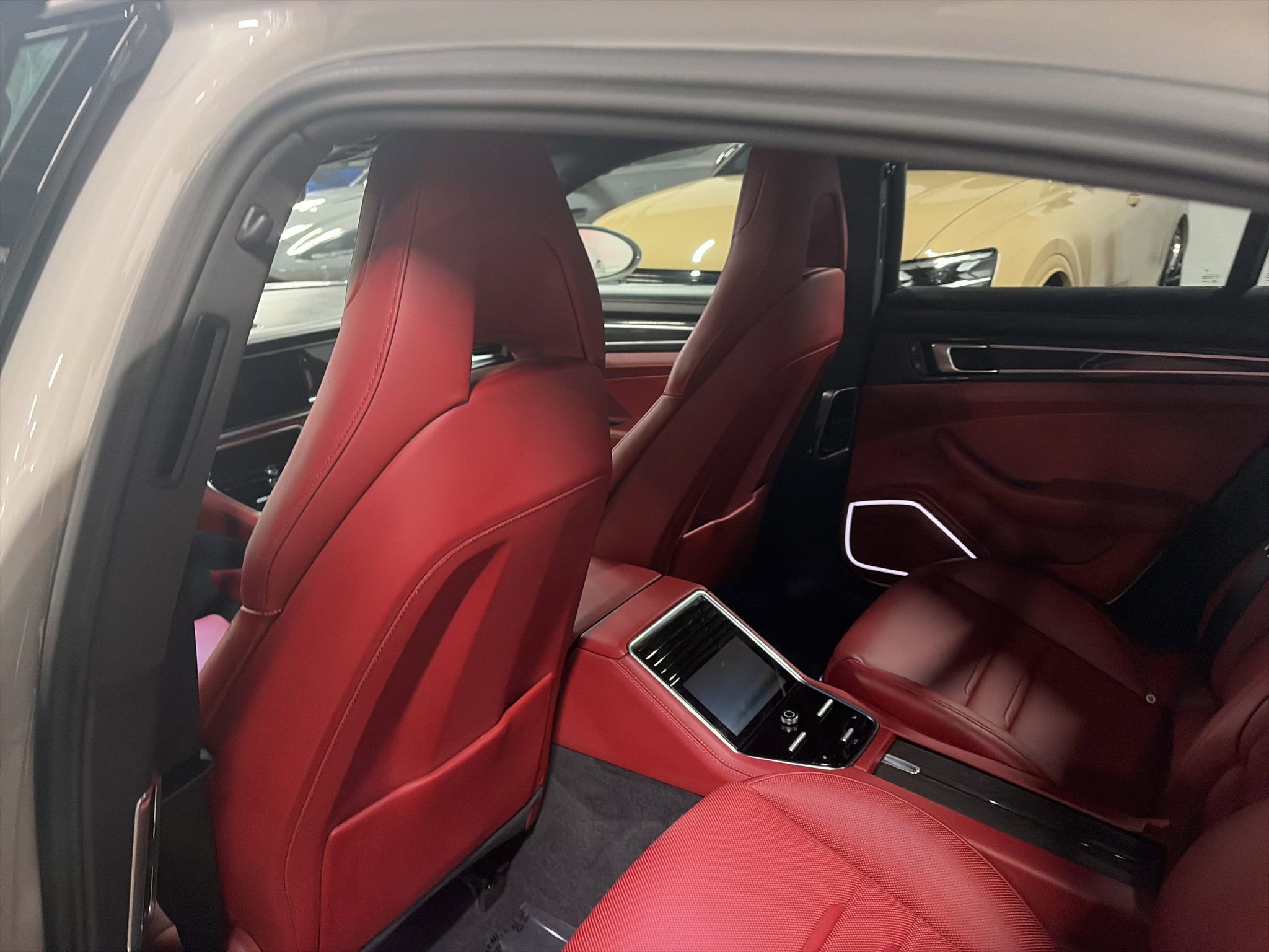 Used 2023 Porsche Panamera Platinum Edition image 8