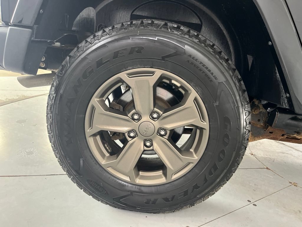 Used 2018 Jeep Wrangler Unlimited Sport AWD/4WD image 16