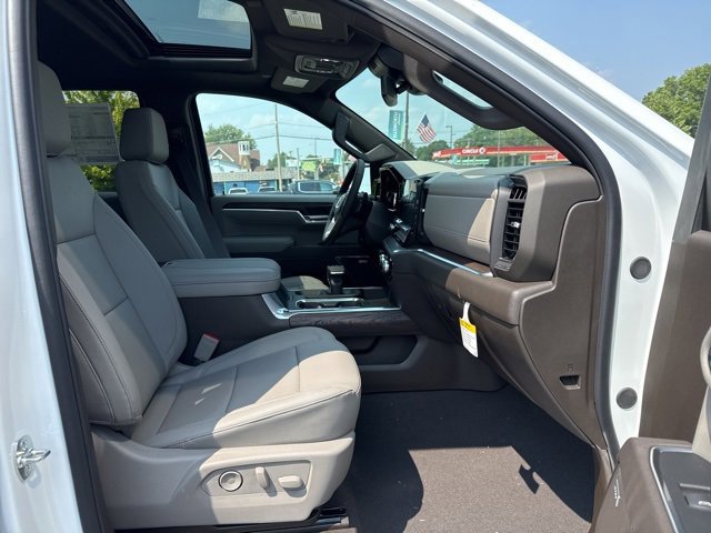 New 2026 GMC Sierra 1500 SLT w/ SLT Premium Plus Package image 11