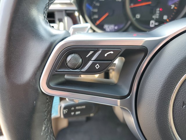 Certified 2020 Porsche Macan AWD/4WD image 29