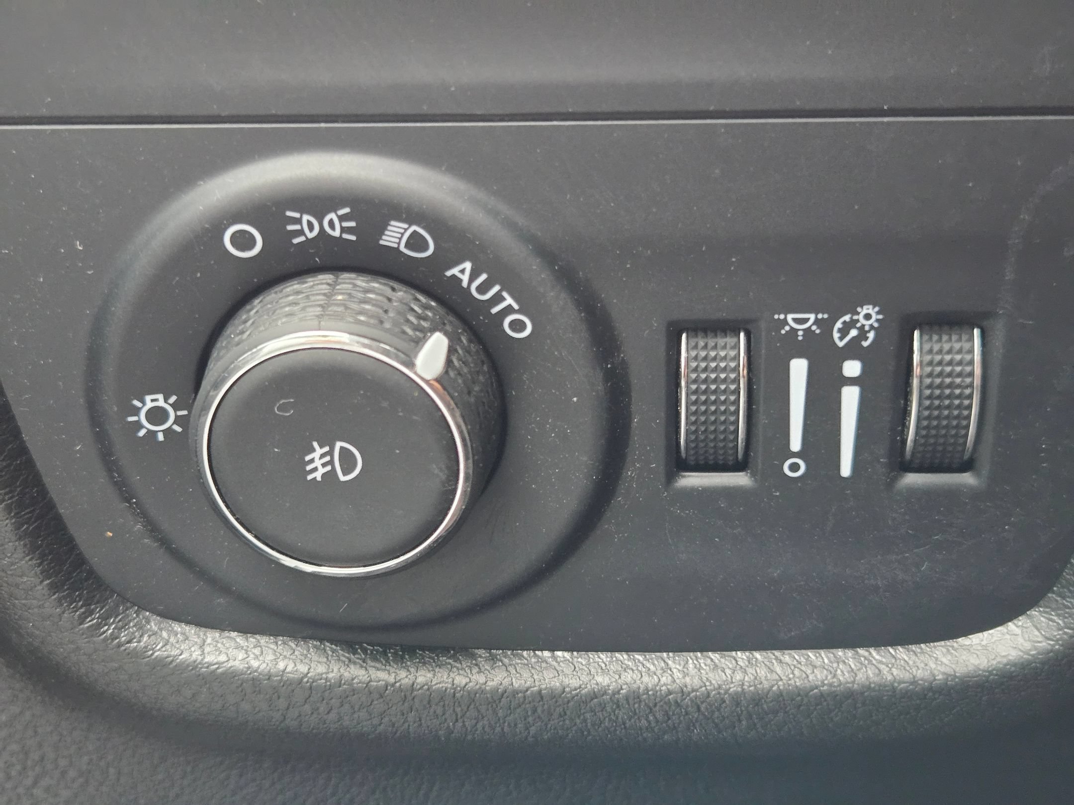 Used 2025 Jeep Grand Cherokee Limited AWD/4WD image 25