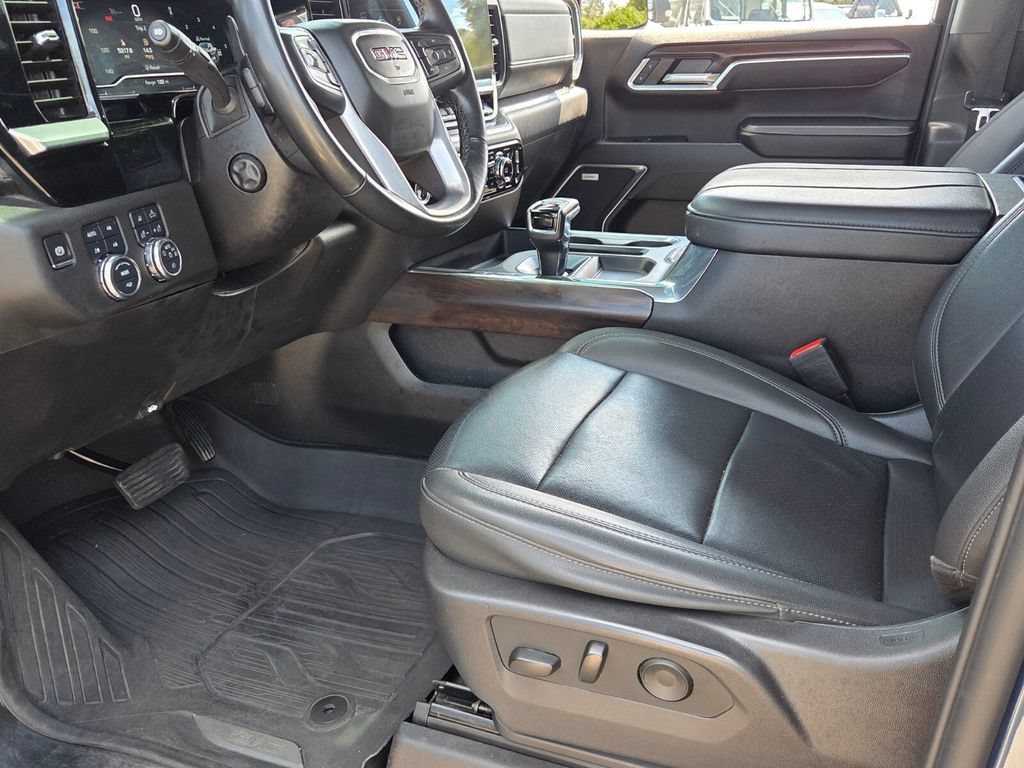 Used 2024 GMC Sierra 1500 SLT w/ SLT Premium Package AWD/4WD image 4
