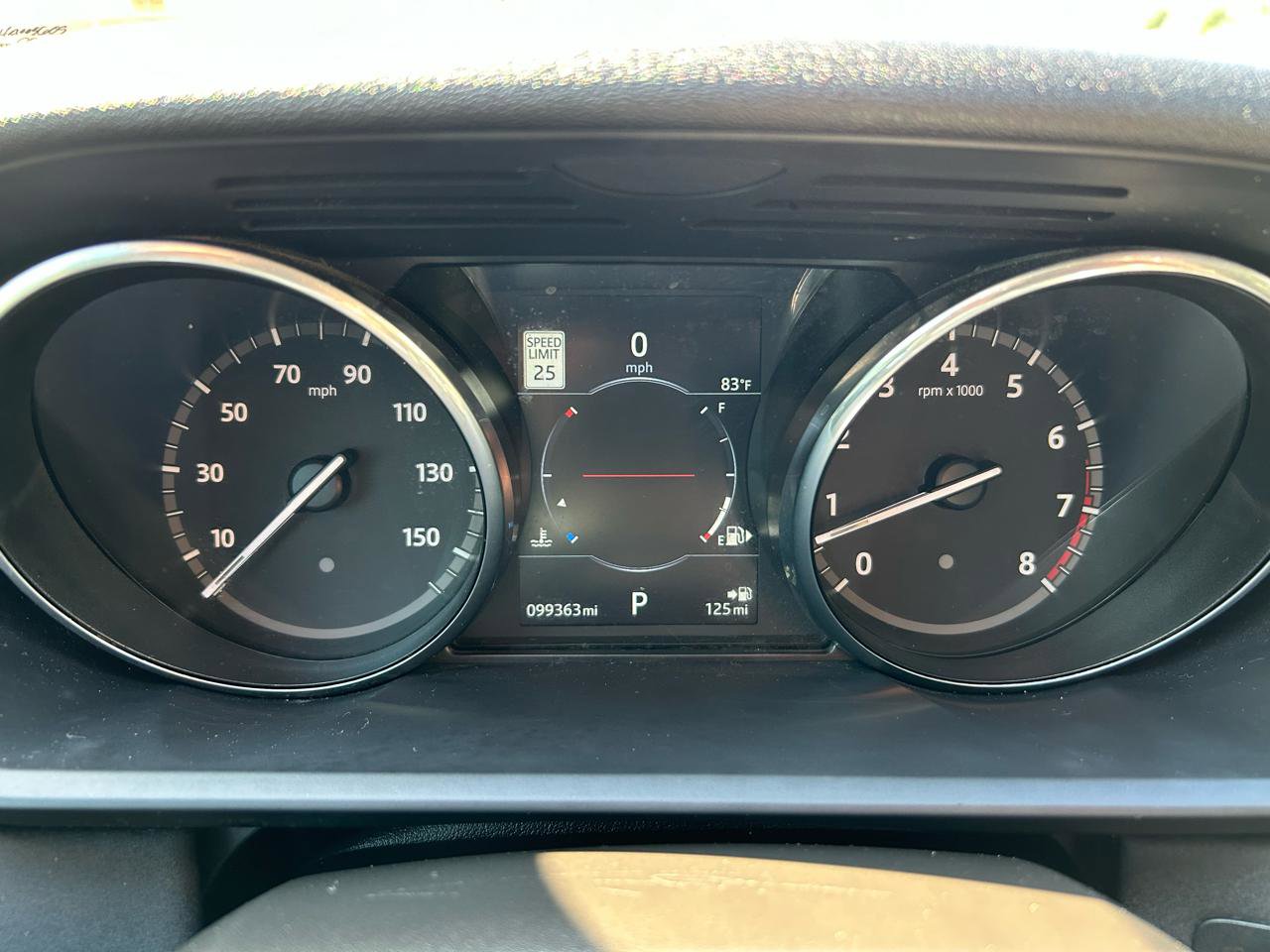 Used 2017 Land Rover Discovery HSE AWD/4WD image 22