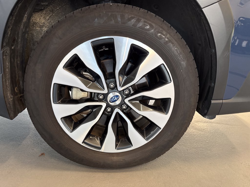 Certified 2024 Subaru Outback Limited AWD/4WD image 2