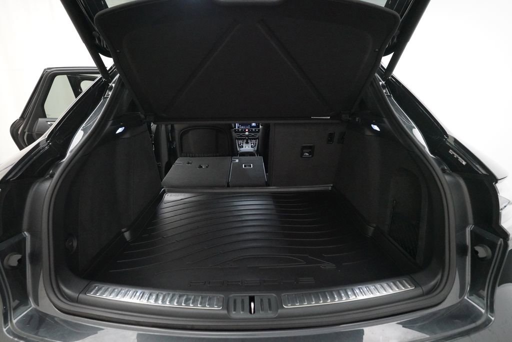 Certified 2026 Porsche Macan image 10