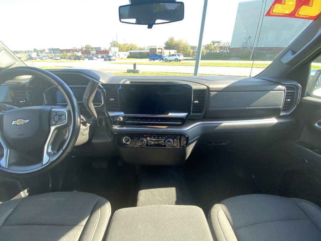 Used 2022 Chevrolet Silverado 1500 LT image 8