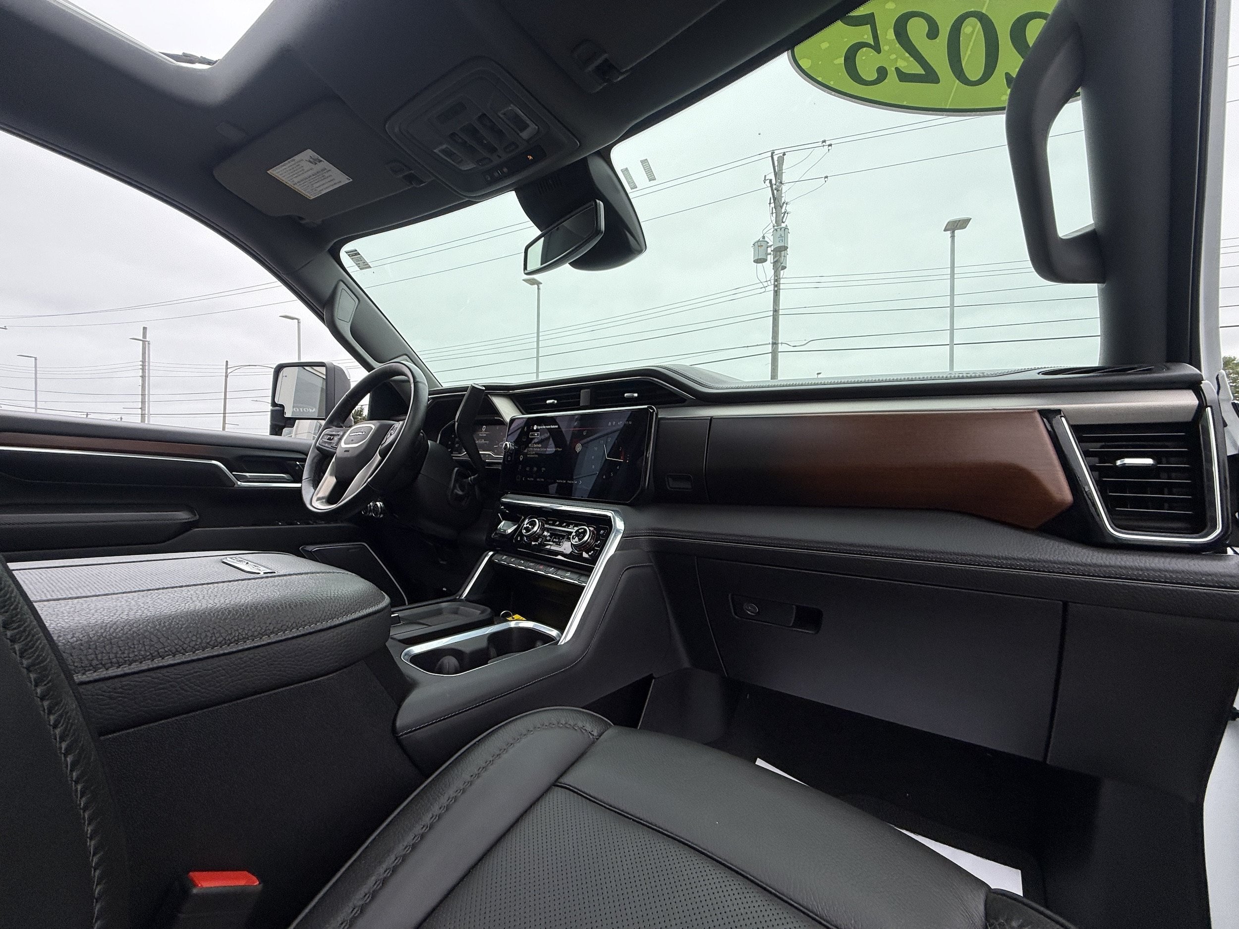 Used 2025 GMC Sierra 2500 Denali AWD/4WD image 26