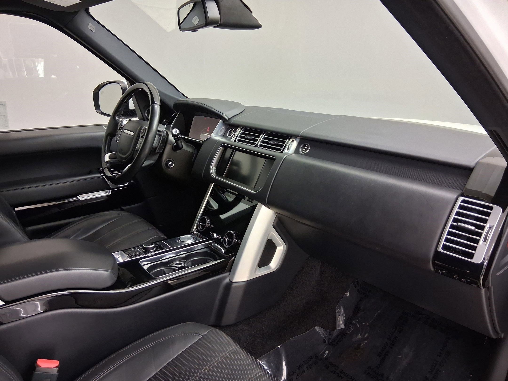 Used 2015 Land Rover Range Rover Supercharged image 38