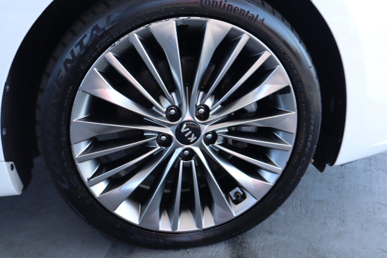 Used 2018 Kia Cadenza Limited image 41