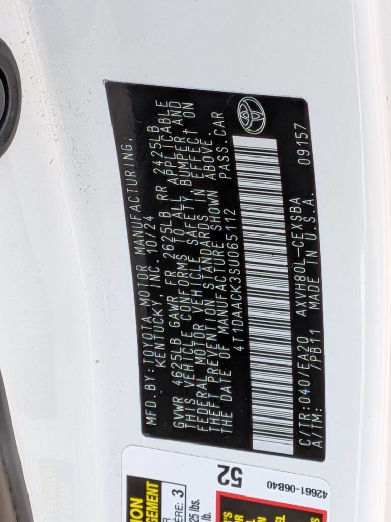 Used 2025 Toyota Camry SE FWD image 33