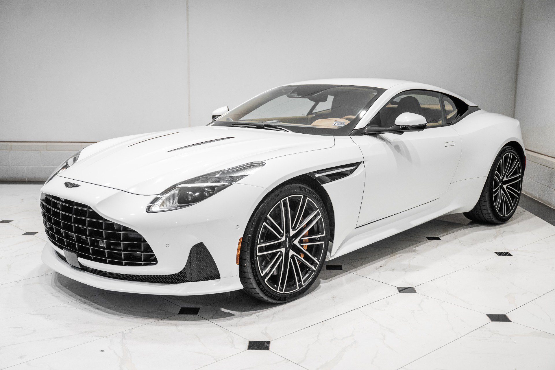 Used 2024 Aston Martin DB12 Coupe RWD image 40