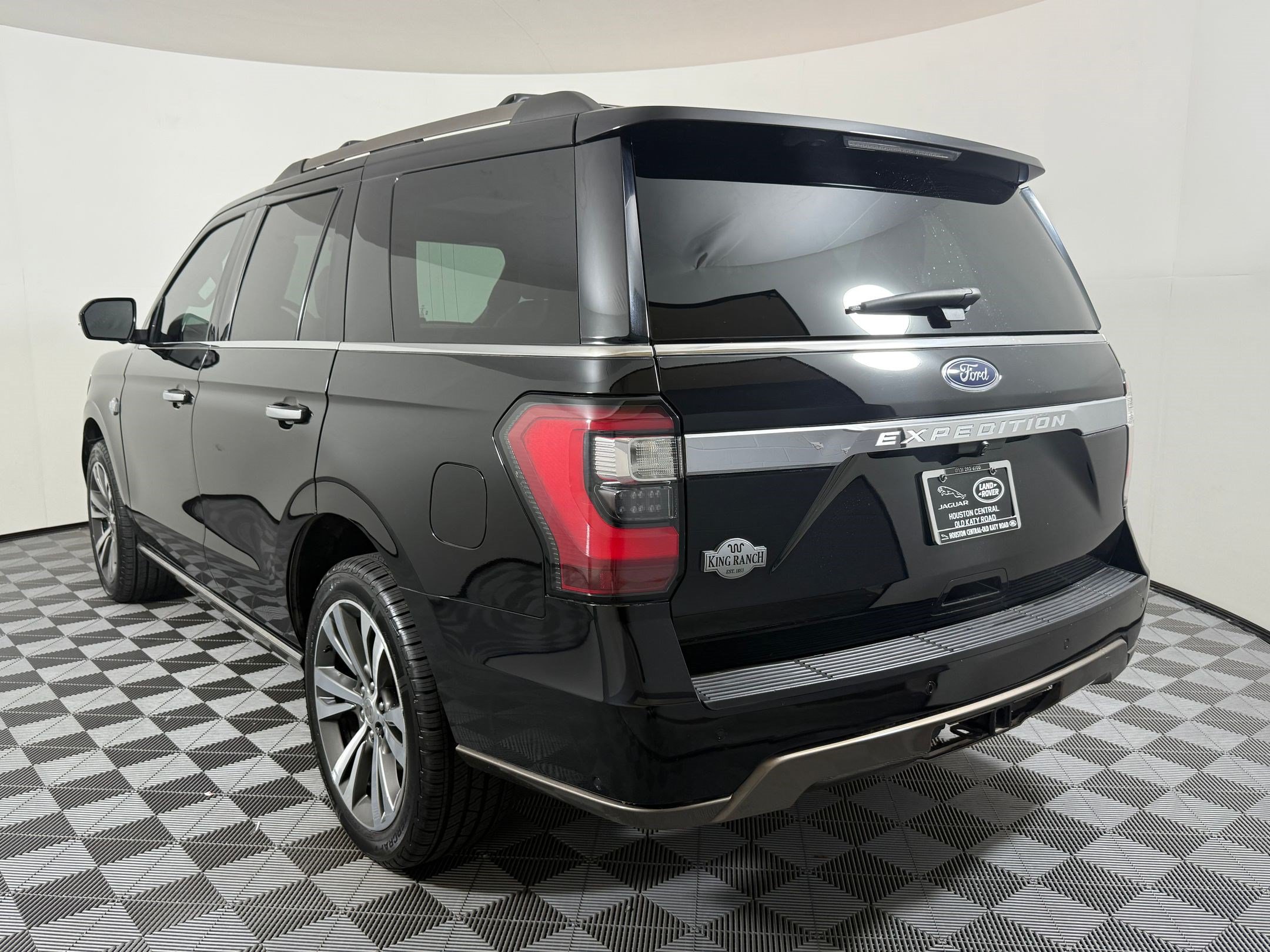 Used 2020 Ford Expedition King Ranch w/ Cargo Package AWD/4WD image 3