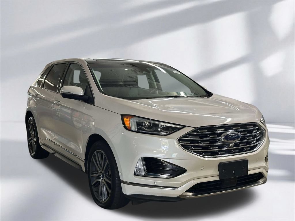 Used 2019 Ford Edge Titanium w/ Equipment Group 301A AWD/4WD image 12