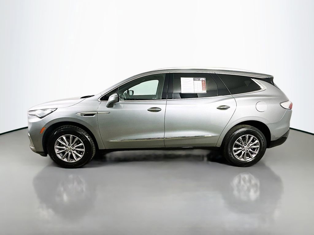 Used 2023 Buick Enclave Essence image 5