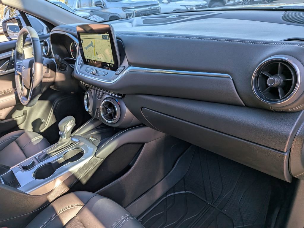 Used 2025 Chevrolet Blazer LT w/ Sound & Technology Package image 32