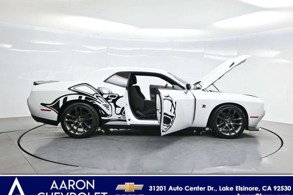 Used 2022 Dodge Challenger R/T Scat Pack w/ Driver Convenience Group RWD image 3
