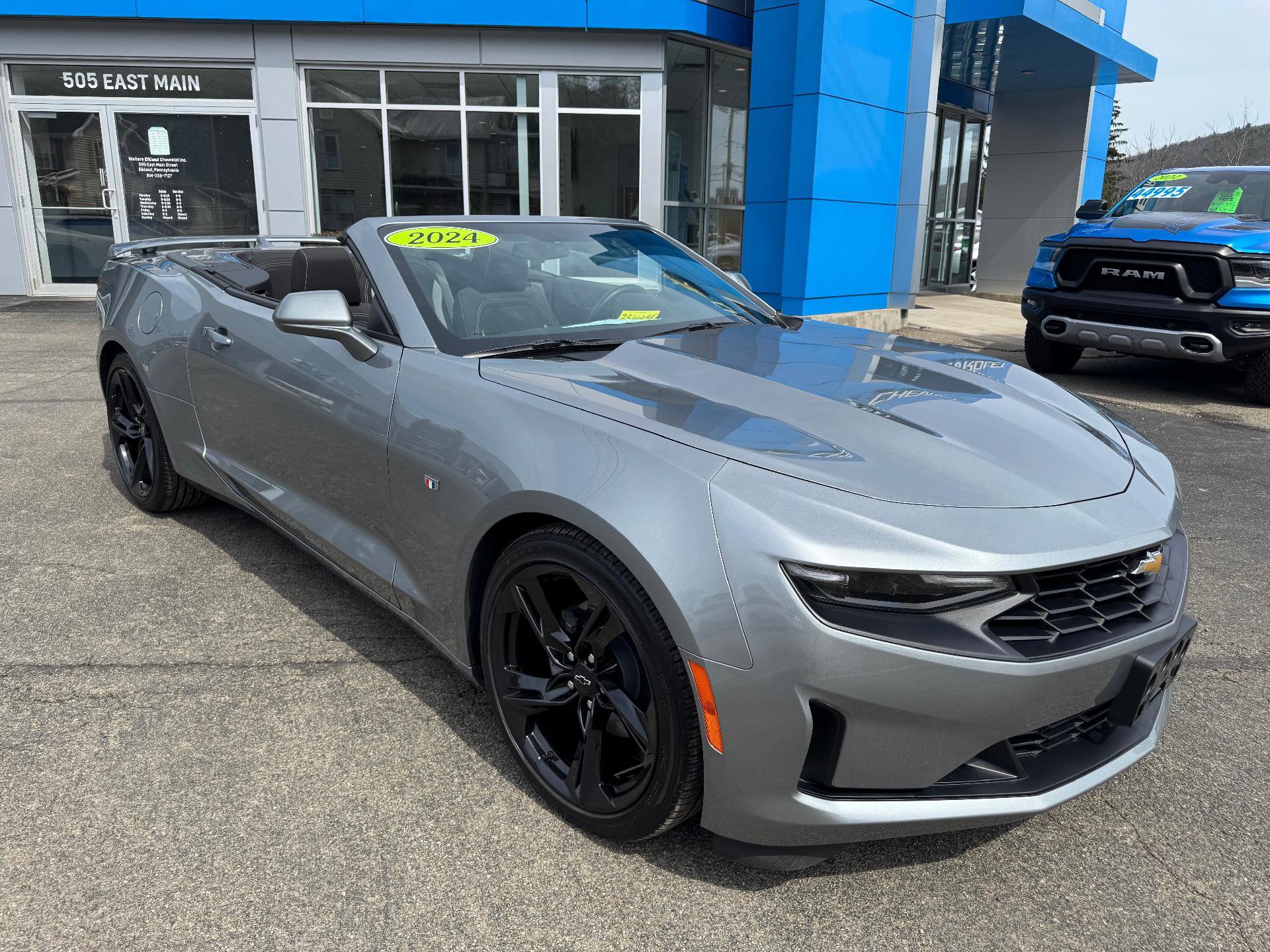 Used 2024 Chevrolet Camaro LT w/ Technology Package RWD image 6