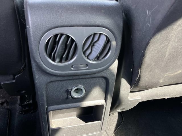 Used 2015 Volkswagen Tiguan S image 17