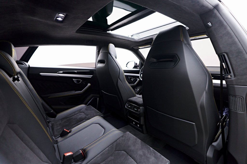 Used 2021 Lamborghini Urus image 44