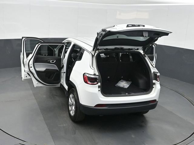 Used 2025 Jeep Compass Sport image 51