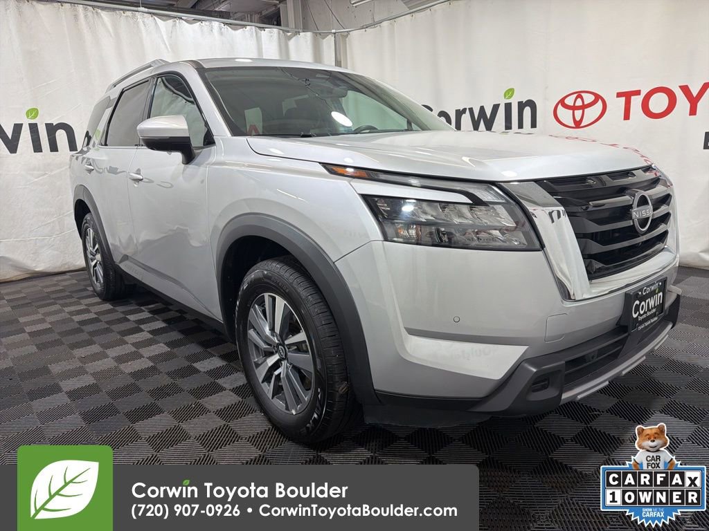 Used 2025 Nissan Pathfinder SL AWD/4WD image 1
