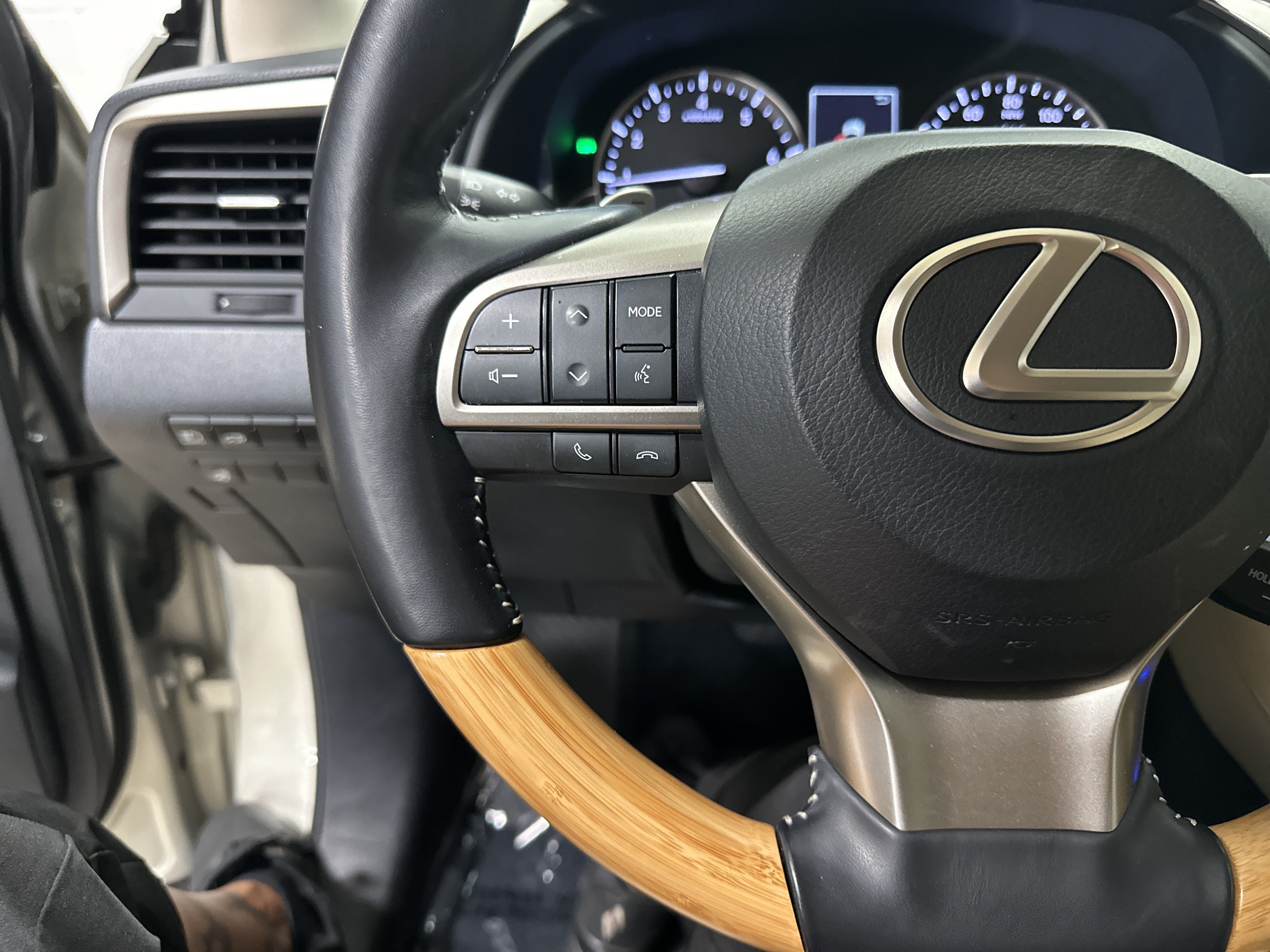 Certified 2021 Lexus RX 350L FWD w/ Premium Package image 19