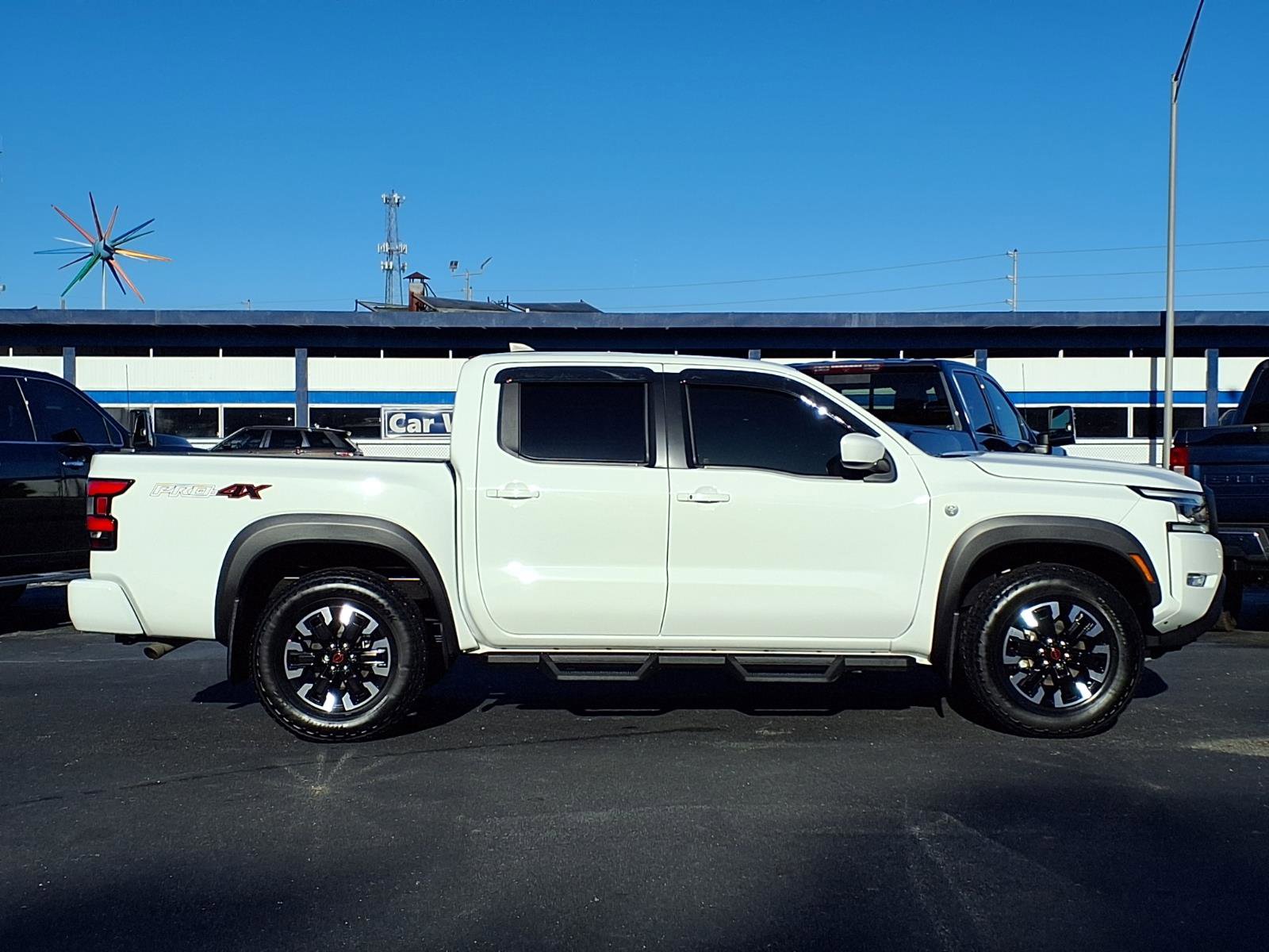 Used 2024 Nissan Frontier PRO-4X w/ Off-Road Protection Package image 25