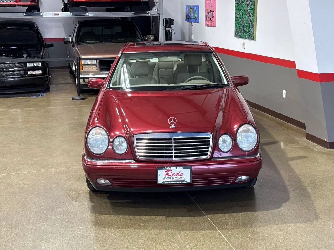 Used 1999 Mercedes-Benz E 320 Sedan image 33