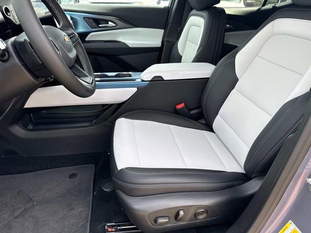 New 2025 Chevrolet Equinox EV LT image 11