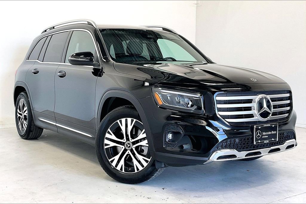 Used 2026 Mercedes-Benz GLB 250 4MATIC image 1