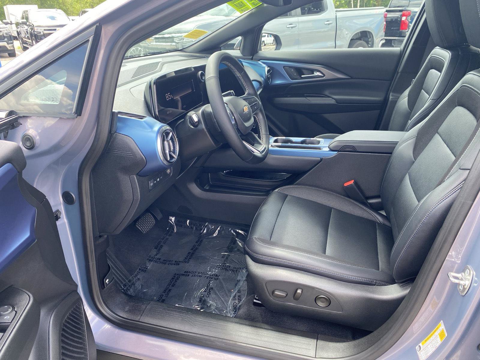 Used 2024 Chevrolet Equinox EV LT AWD/4WD image 18