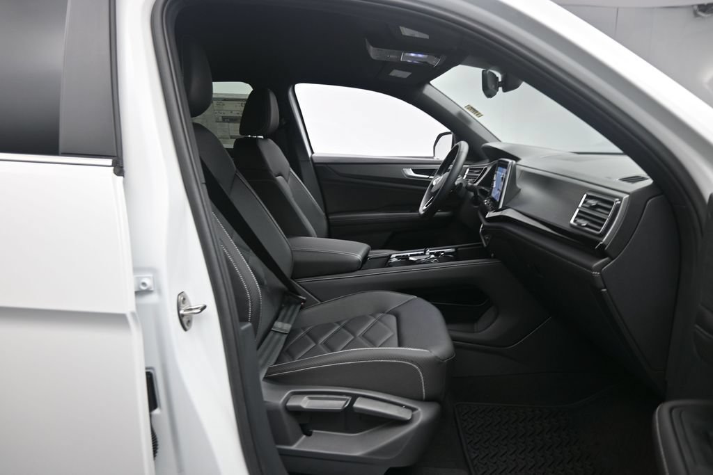 New 2026 Volkswagen Atlas Cross Sport SE FWD image 29