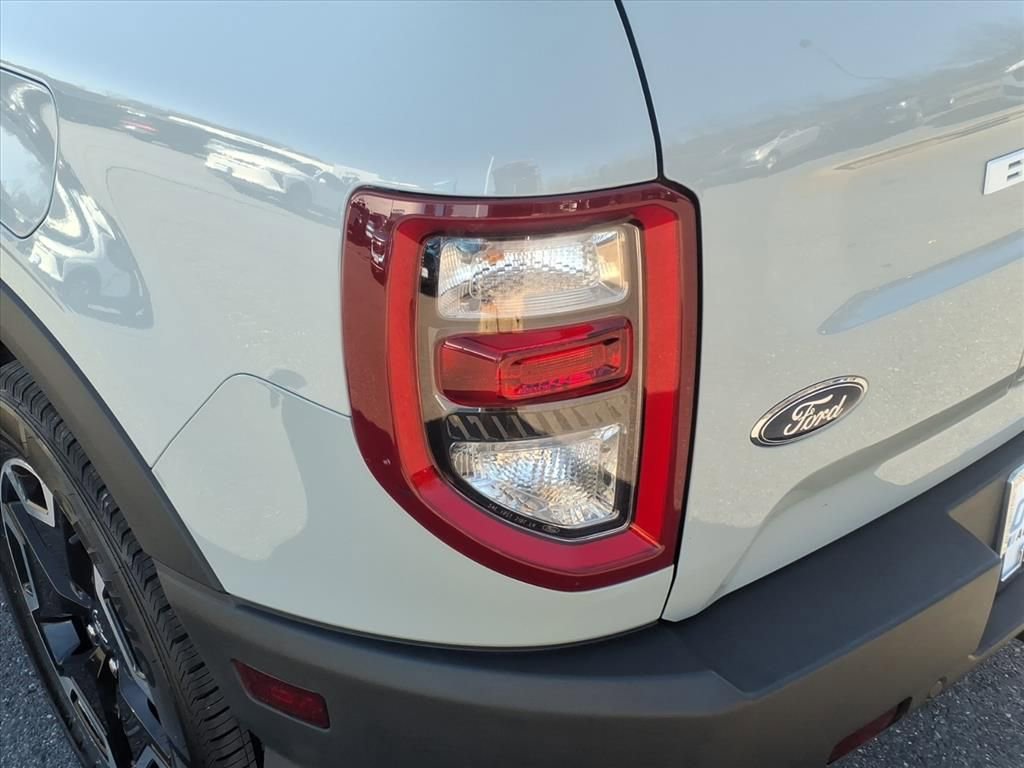 Used 2021 Ford Bronco Sport Outer Banks w/ Outer Banks Package image 8