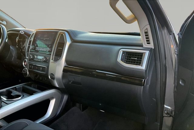 Used 2021 Nissan Titan SV w/ SV Convenience Package image 18