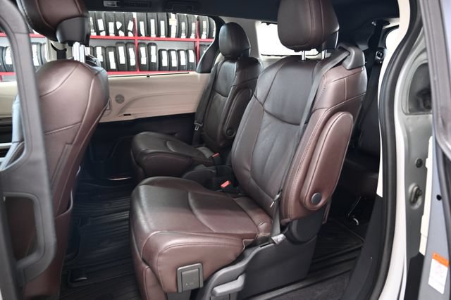 Used 2023 Toyota Sienna Platinum AWD/4WD image 12