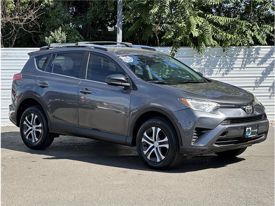 Used 2017 Toyota RAV4 LE w/ All Weather Liner Package AWD/4WD image 8