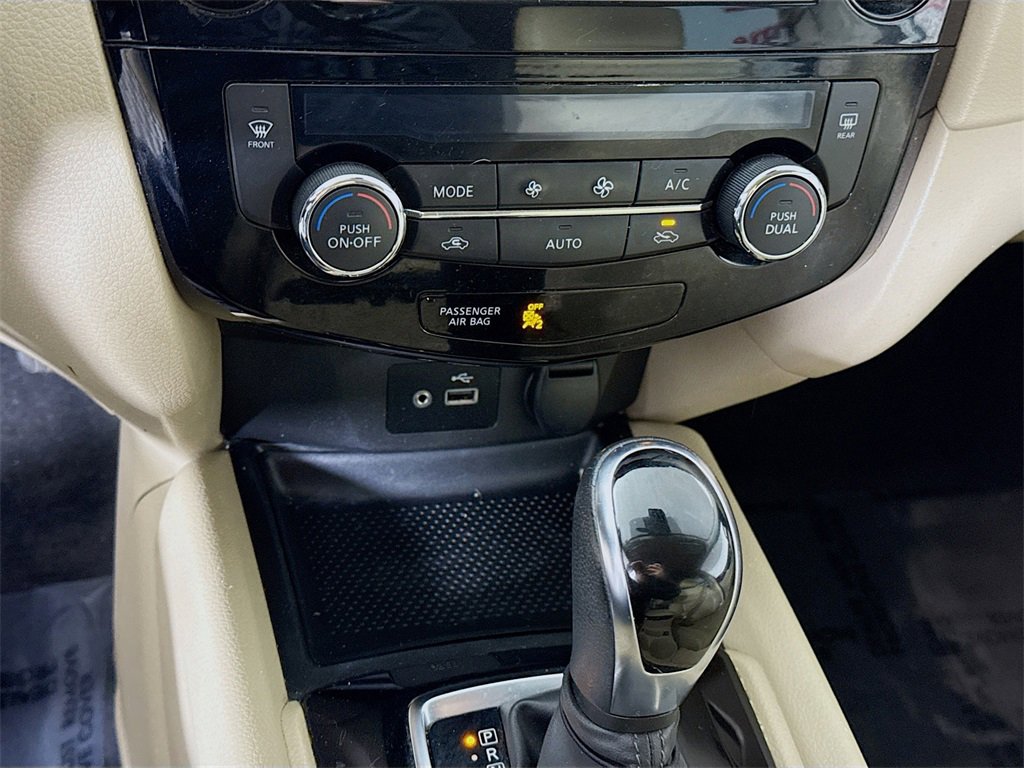 Used 2020 Nissan Rogue SV image 7