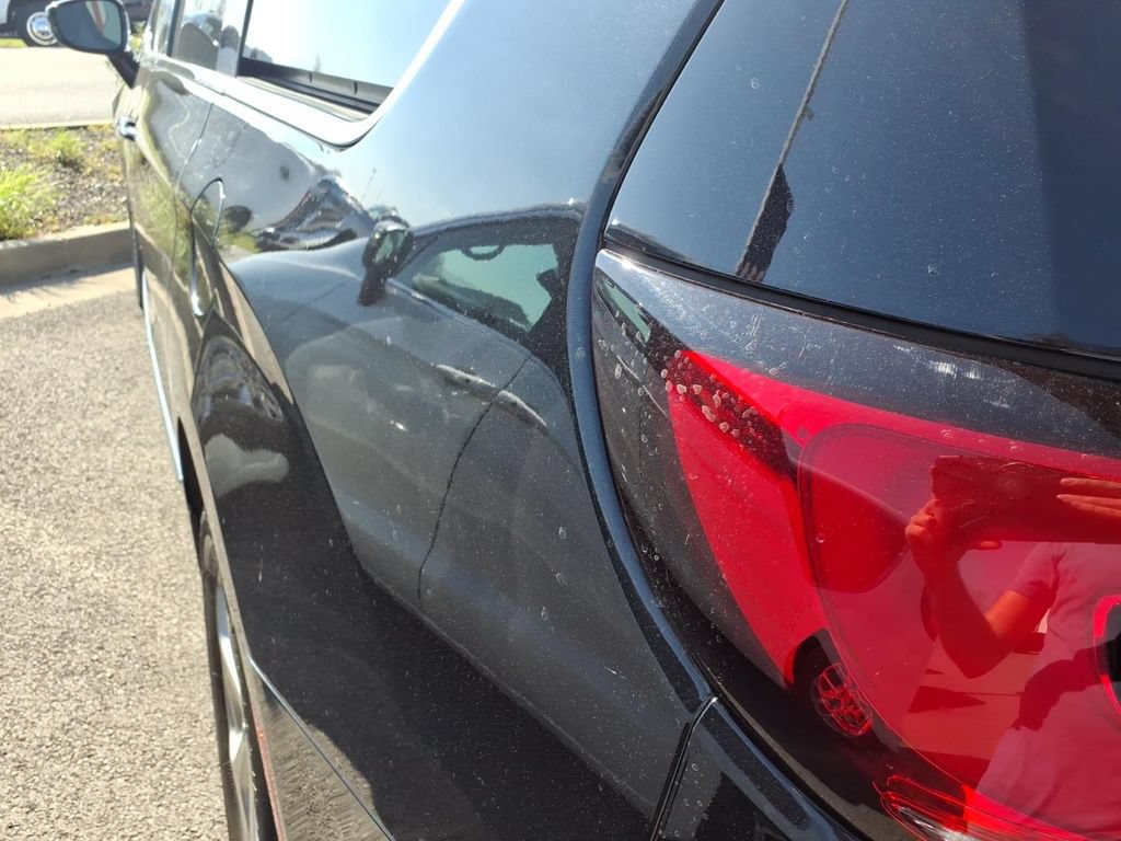 Used 2023 Chrysler Pacifica Limited FWD image 19