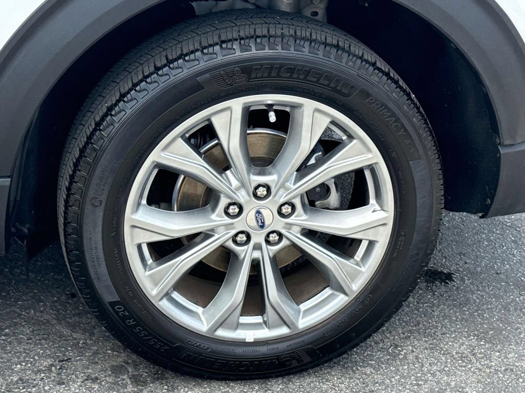Used 2023 Ford Explorer Limited AWD/4WD image 31