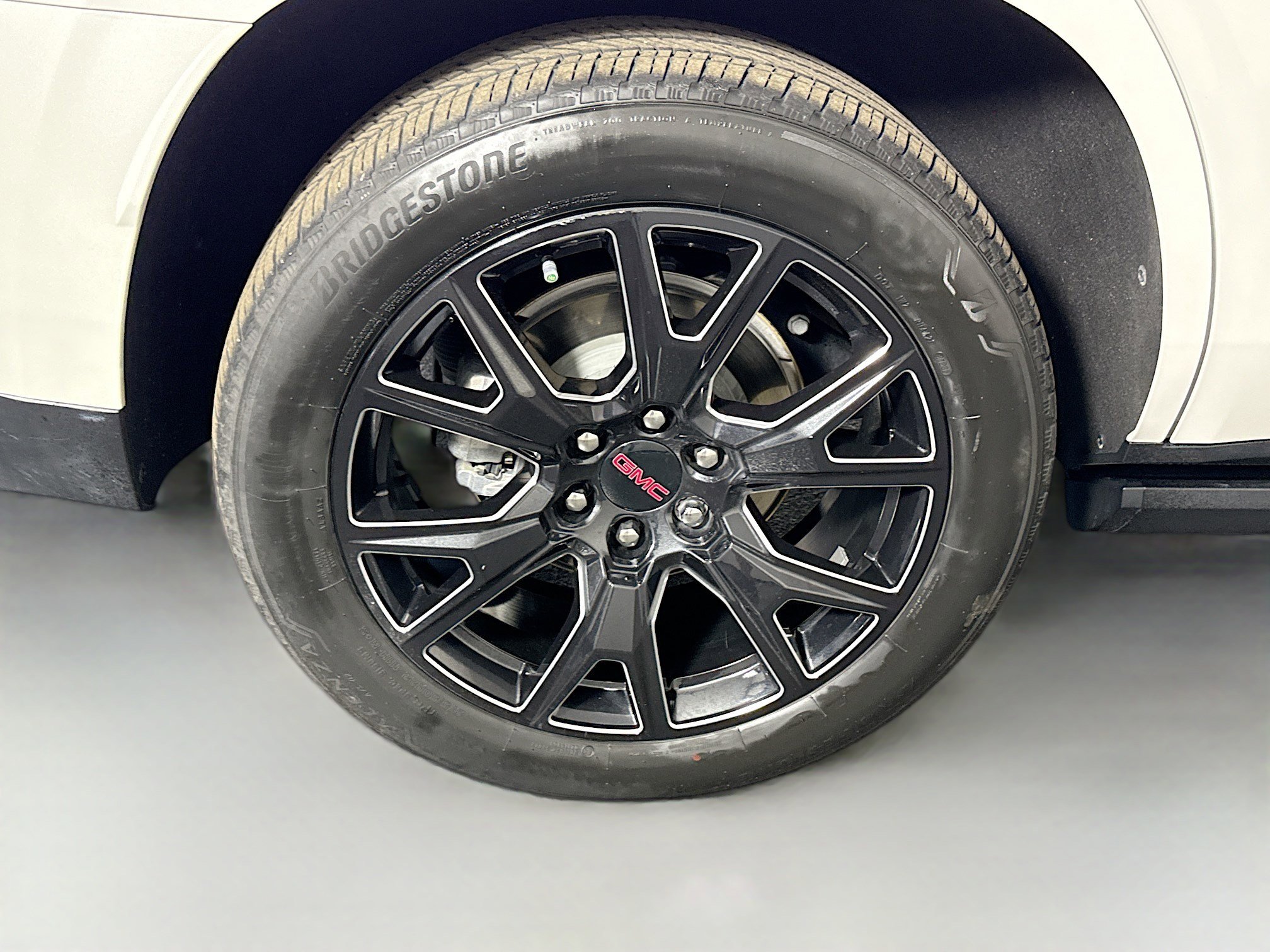 Used 2023 GMC Yukon Denali w/ Denali Reserve Package image 33