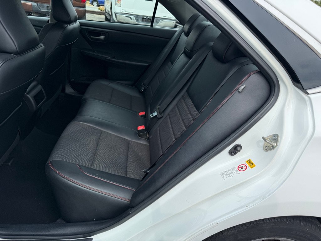 Used 2017 Toyota Camry SE FWD image 13