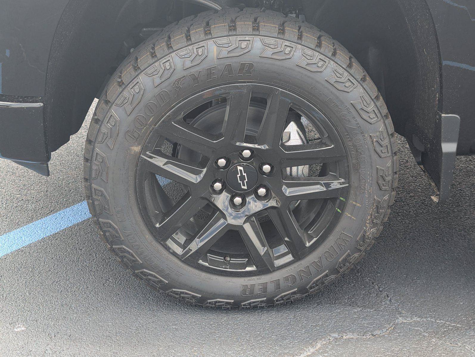 New 2026 Chevrolet Silverado 1500 Custom Trail Boss w/ LPO, Dark Essentials Package AWD/4WD image 12